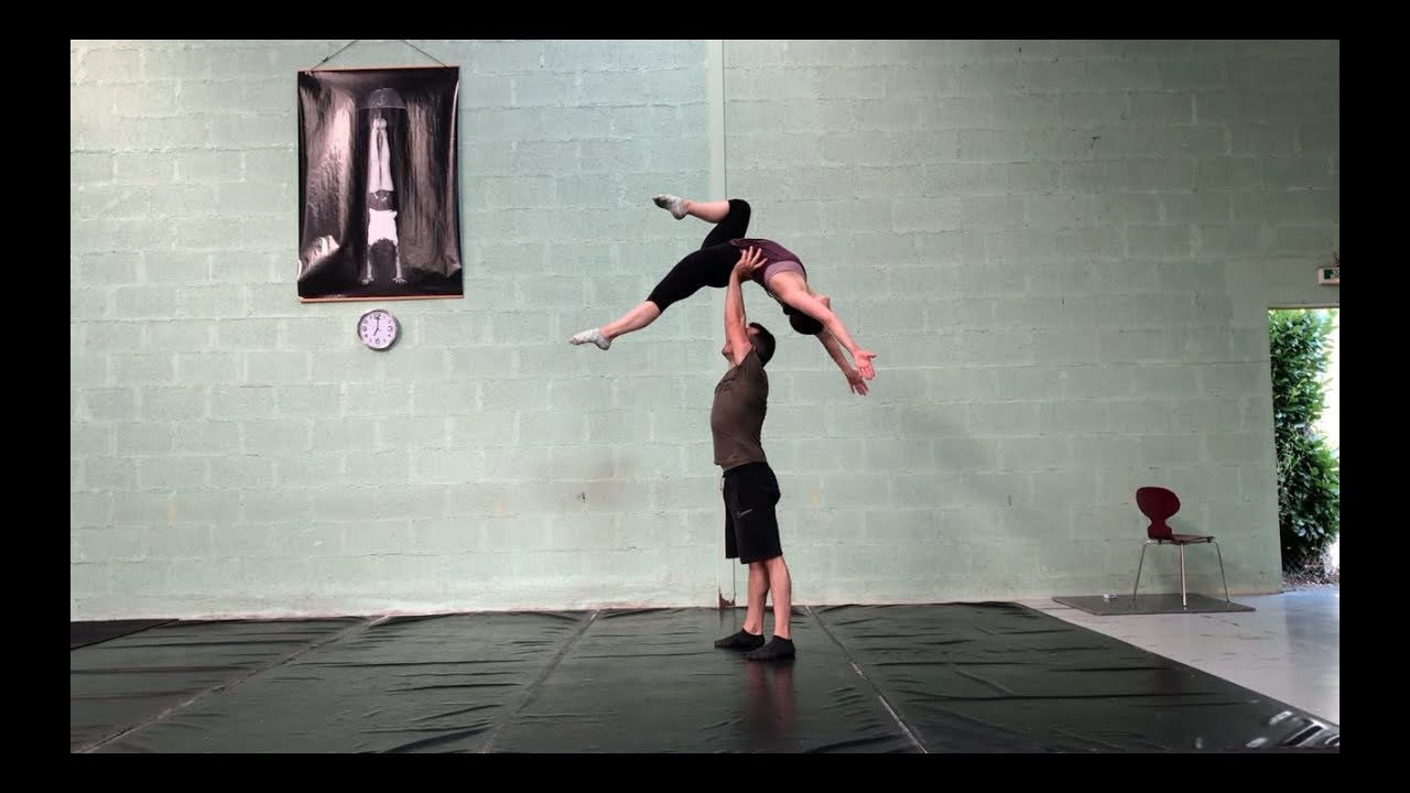 COURS DE PORTÉS ACROBATIQUES