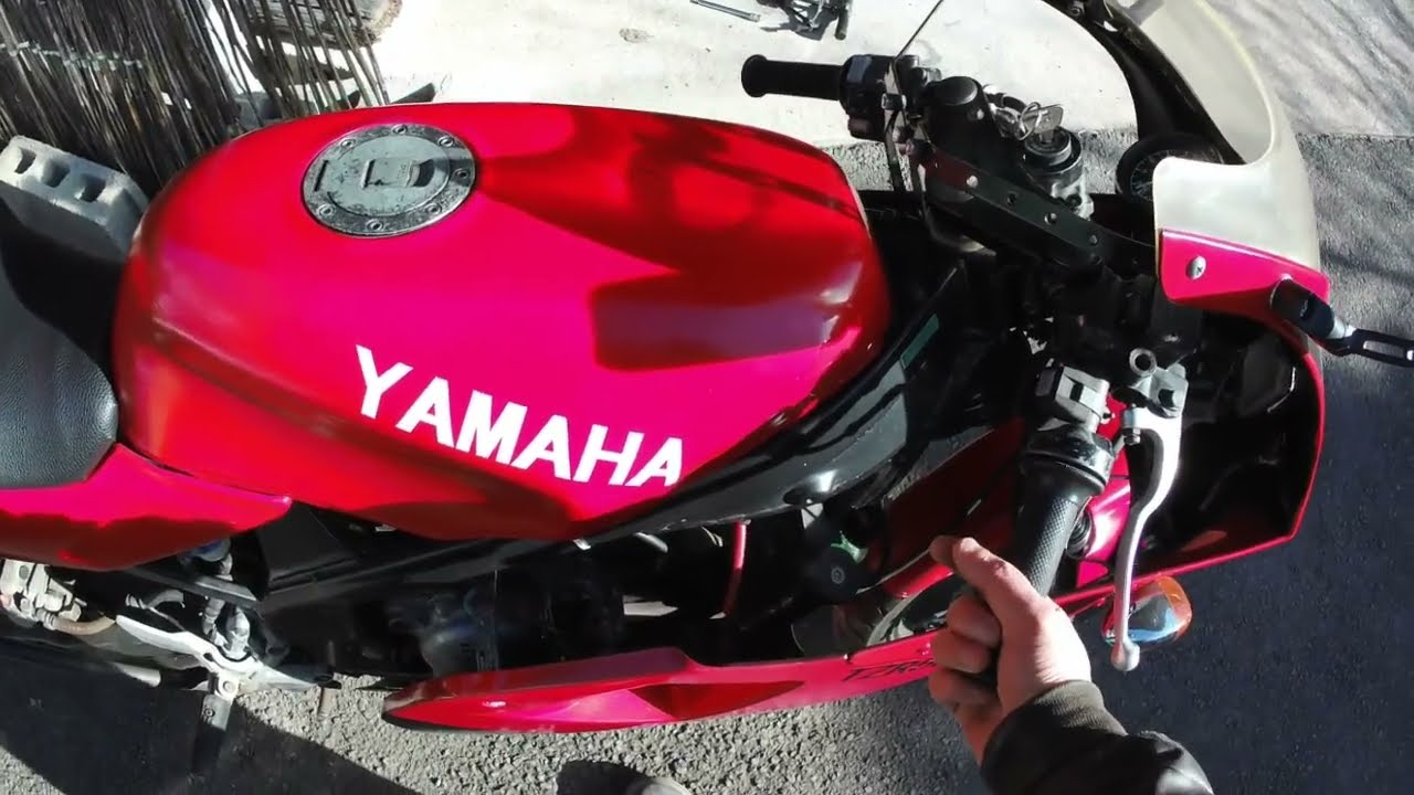 冬、バイクに乗らなくてもエンジンを掛けろ！　キャブ車、2ストは調子を悪くさせないために冬でもエンジンを定期的に掛けるのが良好な状態を保つポイント！
