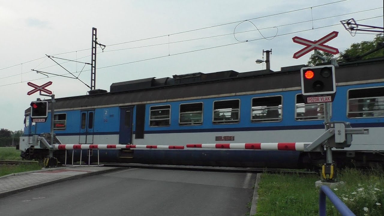 Železniční přejezd Lhota u Opavy - P7737 - 12.7.2024