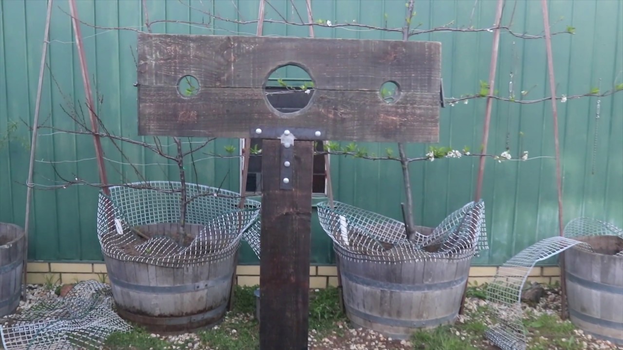 making a pillory (aka stocks or stockade)