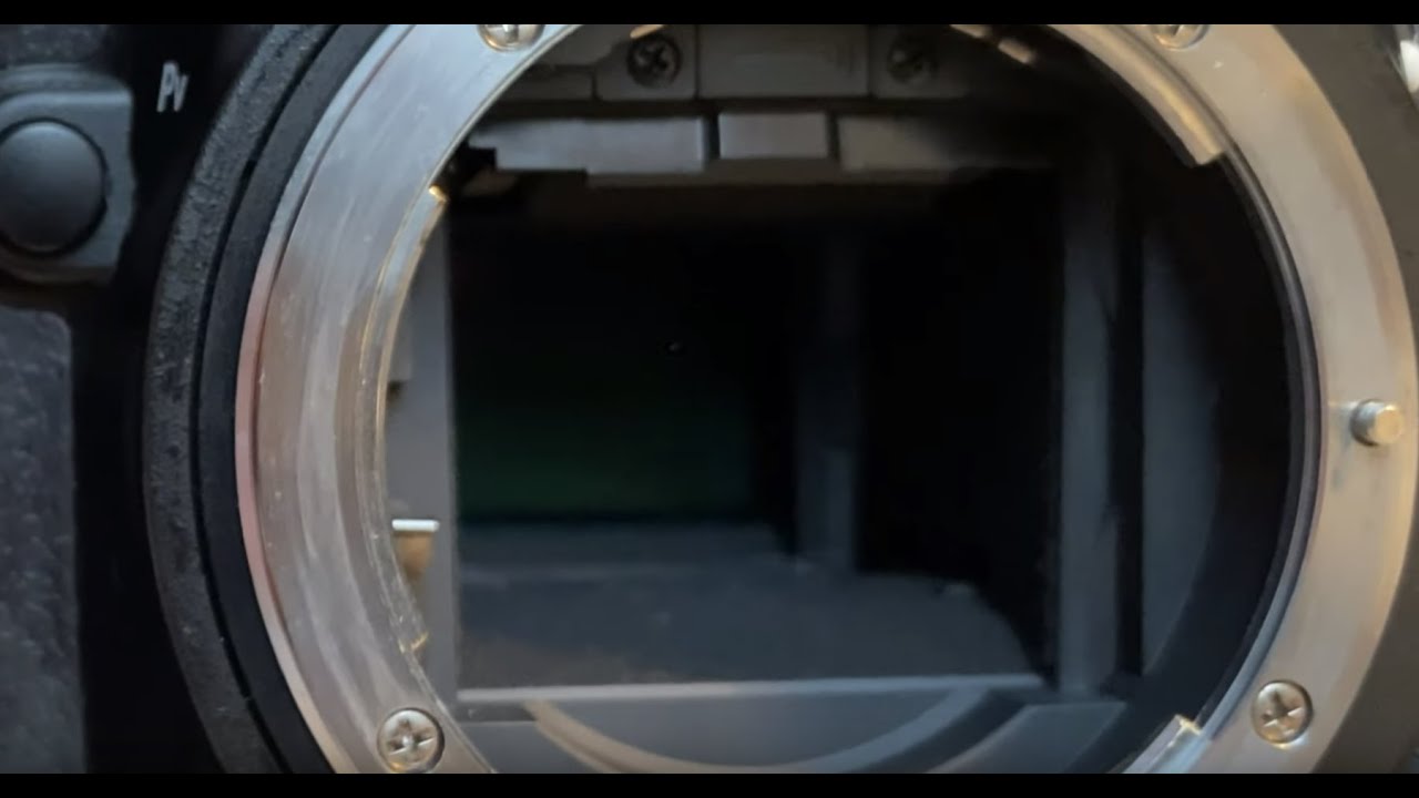 Cleaning sensor on DSLR Nikon D7200 Self - Close up tutorial