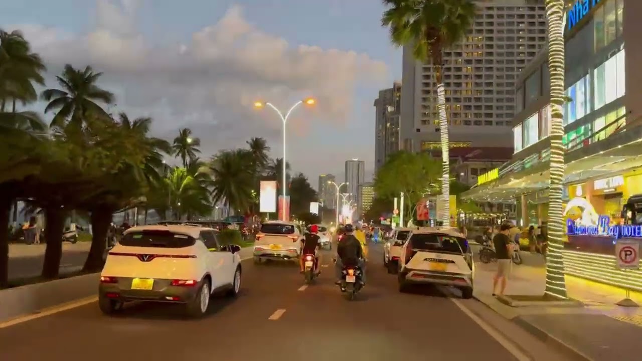 @ đường trần phú nha trang về đêm. Cám ơn nhà mình đã ủng hộ kênh, follow nhé...❤️❤️❤️👍👍👍👌