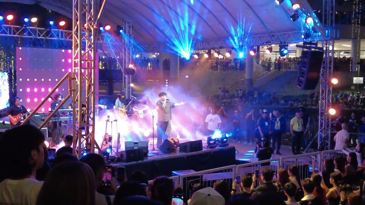 MARILAG by DIONELA at Festival Mall Rhythm and Lights (@dionelaofficial )