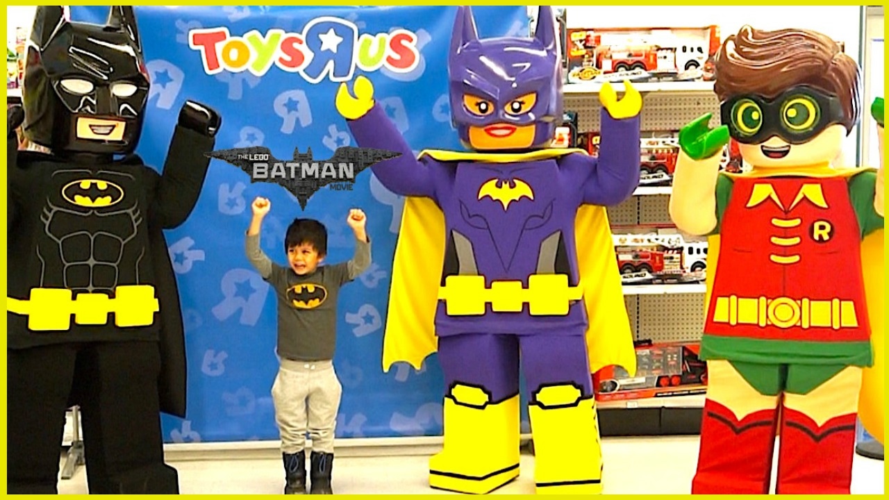 Troy Meet and Greet THE LEGO BATMAN MOVIE CHARACTERS IRL Batman Robin Bat Girl