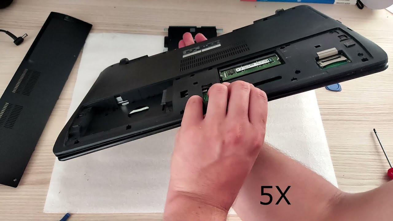 ASUS X550VX(-XX147D) laptop termal macun değişimi . ASUS X550VX laptop thermal paste replacement .