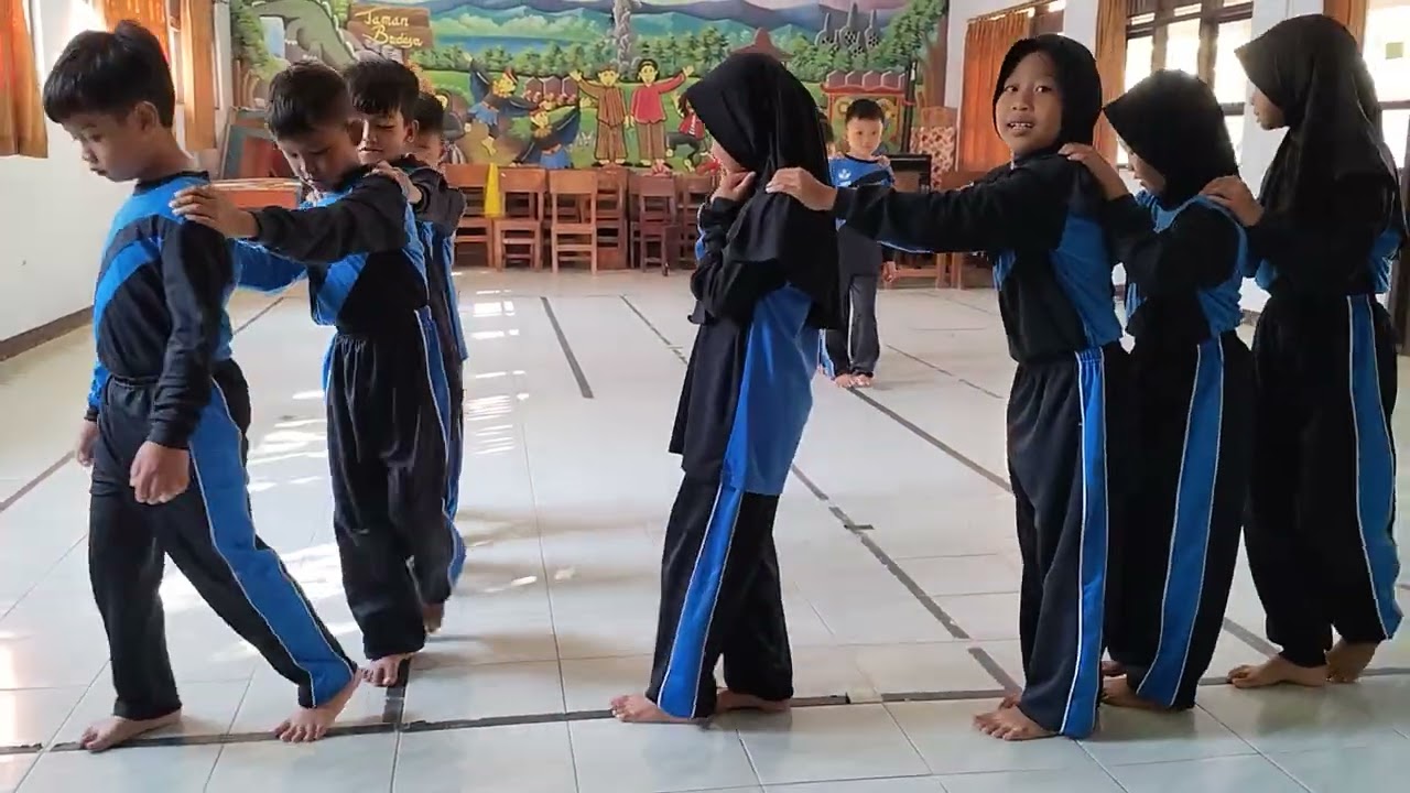 Bermain Kereta Api