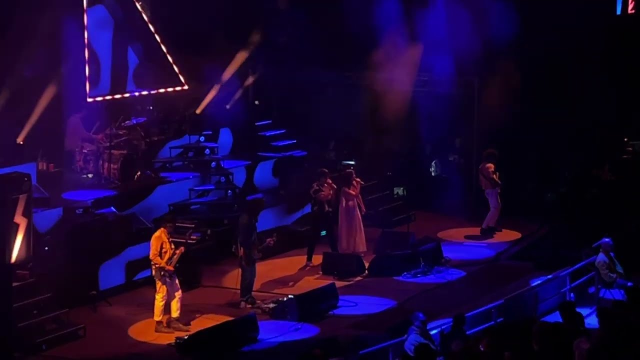 The Strokes (feat. Weyes Blood) - Modern Girls & Old Fashion Men (Live at Red Rocks)