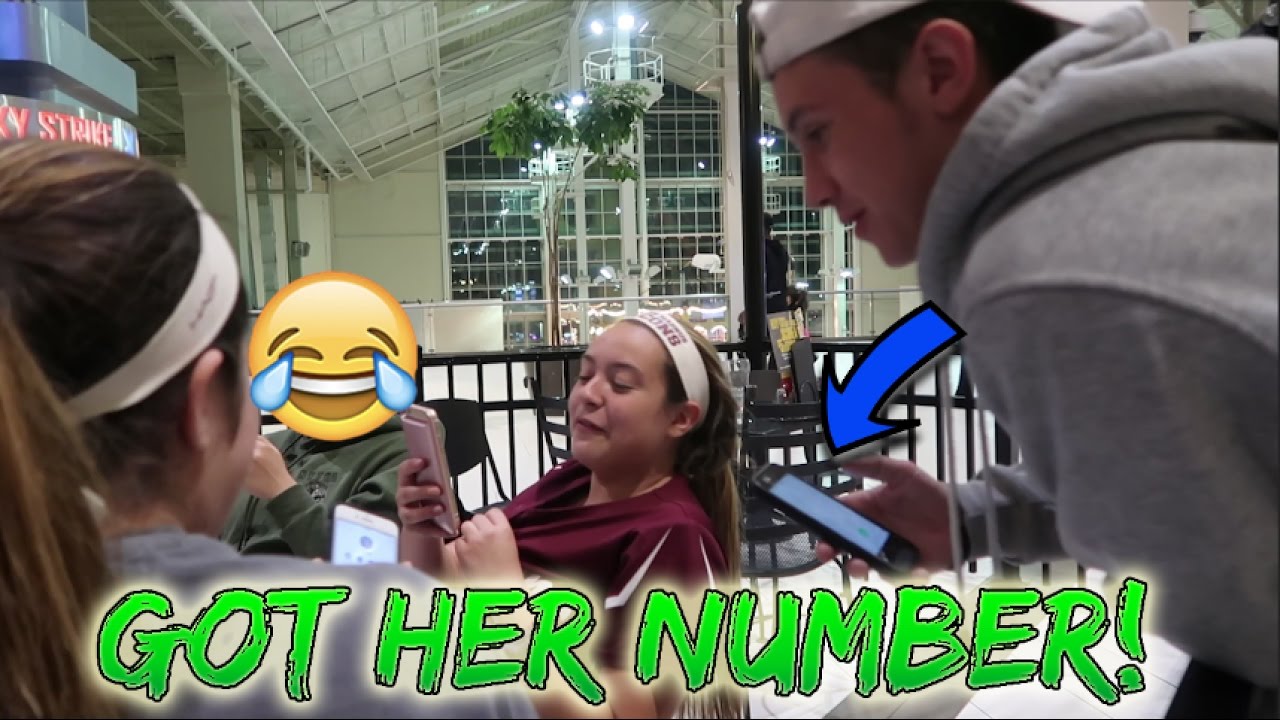 MALL SHENANIGANS PICKING UP GIRLS! (WORLDS BIGGEST MALL)
