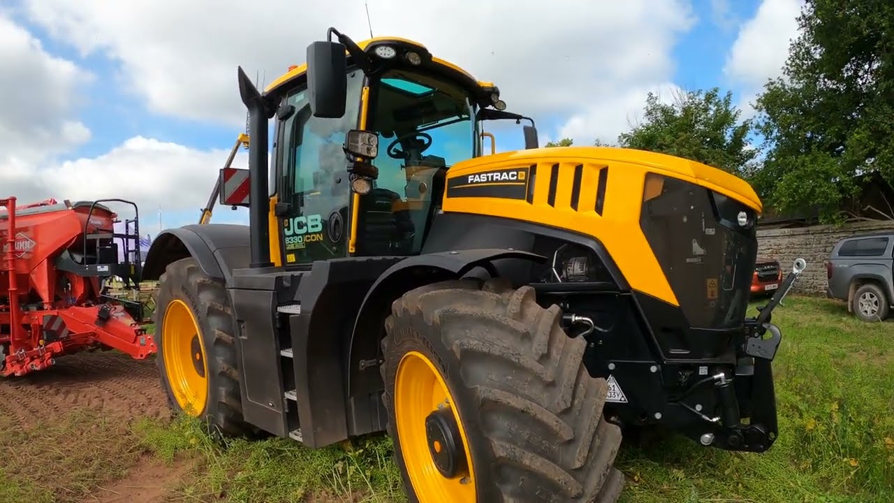 2023 JCB Fastrac 8330 iCon 8.4 Litre 6-Cyl Diesel Tractor (335 / 348 HP) Kuhn RVT at Arable 2025