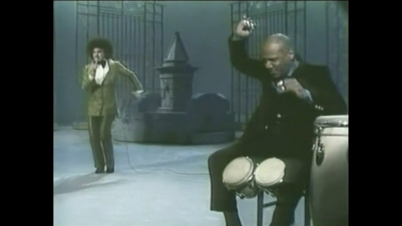 CANDIDO CAMERO ACOMPAÑANDO A LUCECITA BENITEZ CANTANDO 