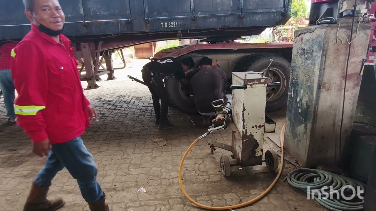 Ngadu tayar  pancit kmari.. 