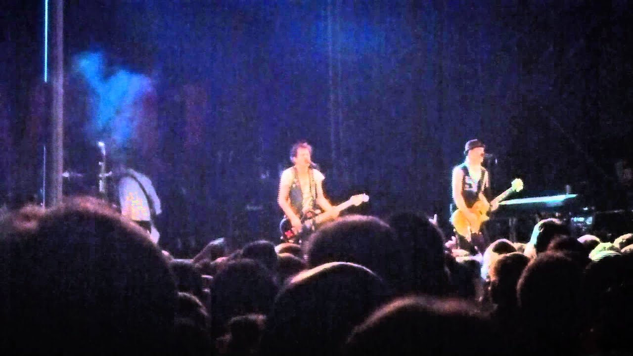 Sum 41 - Back Where I Belong (Happiness Festival 2011)