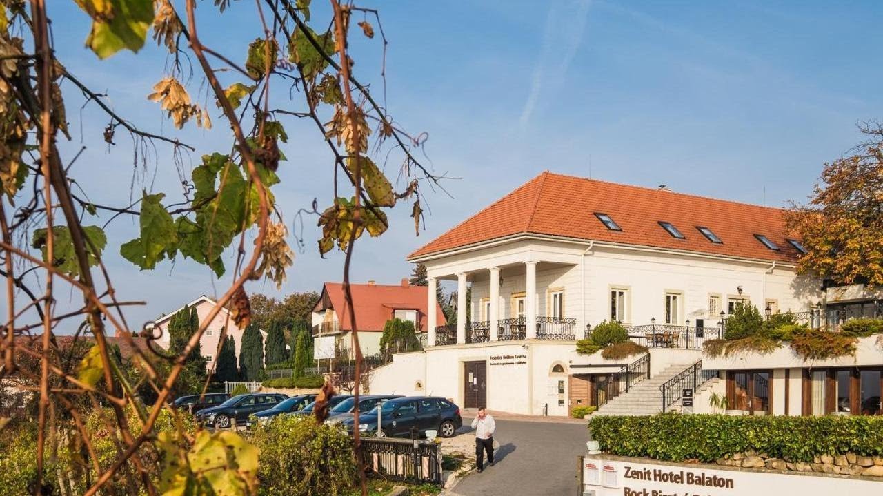 Zenit Wellness Hotel Balaton, Vonyarcvashegy, Hungary