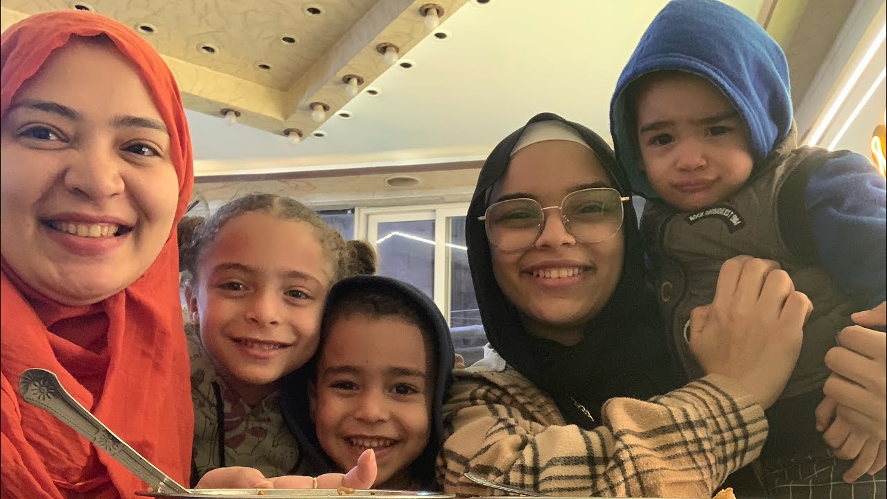 لمه اهلي واخواتي وعيالي مفيش احلي منها🥰
