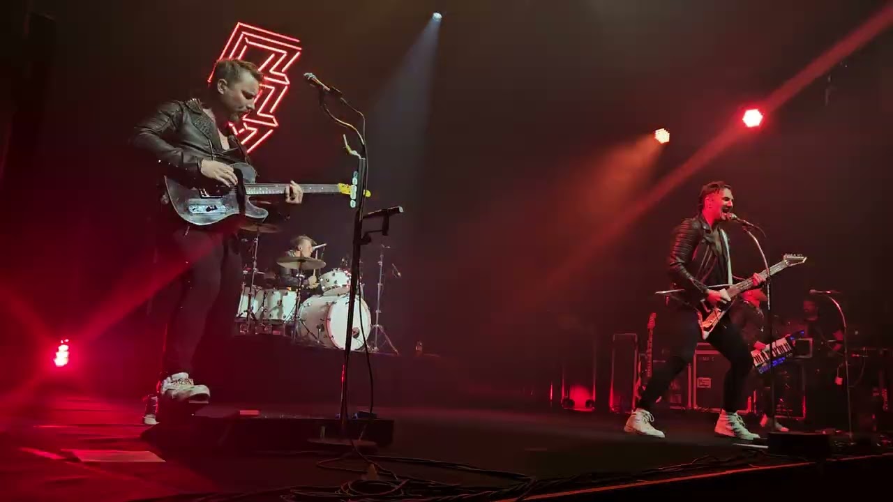 ROYAL REPUBLIC - 