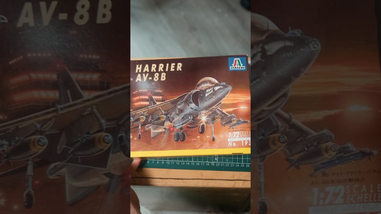 Unboxing a Vintage Harrier Model Kit! #modelaircraft #scalemodelling #172scale