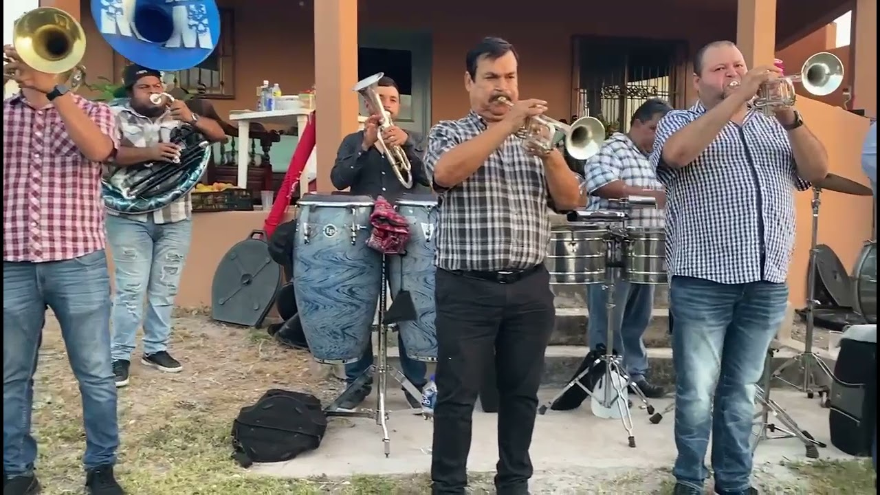 Banda Brisas de Mazatlán (Sufro por que te quiero)