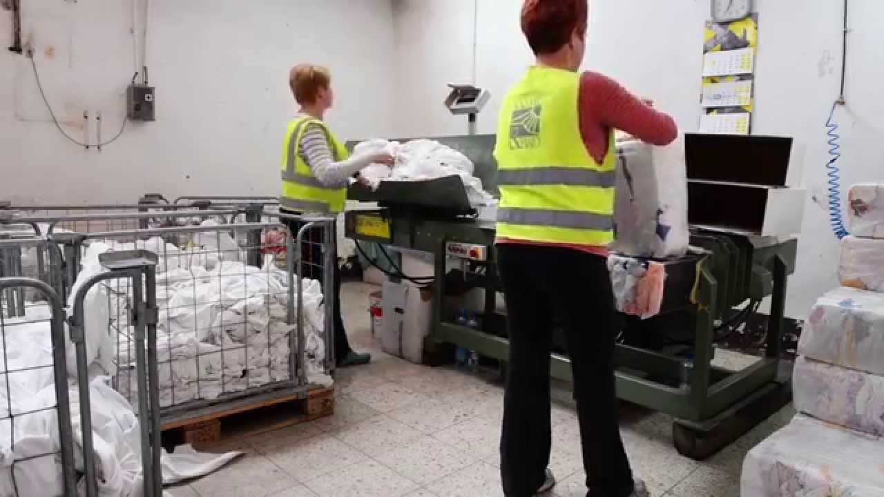 KOBRA, Polen - Second-Hand-Kleidung, Putzlappen und Textilwiederverwertung