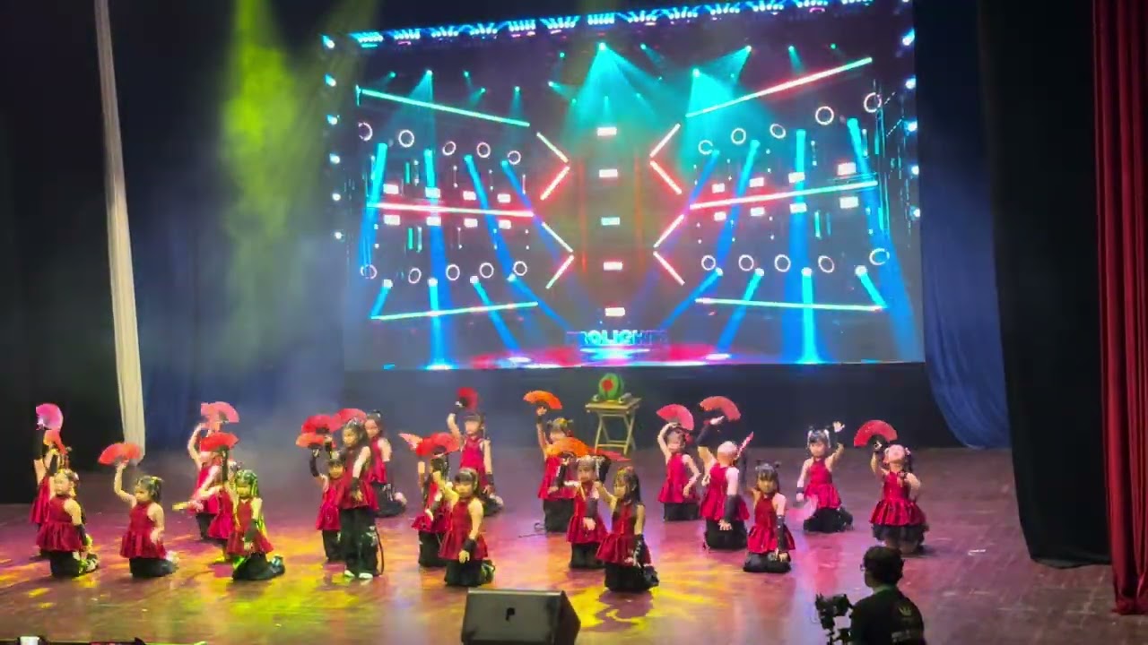 Moon nhảy tết 2026