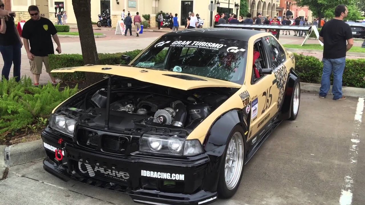Houston cars and coffee April 2015 featuring The la Ferrari, Porsche 918 and the McLaren P1.