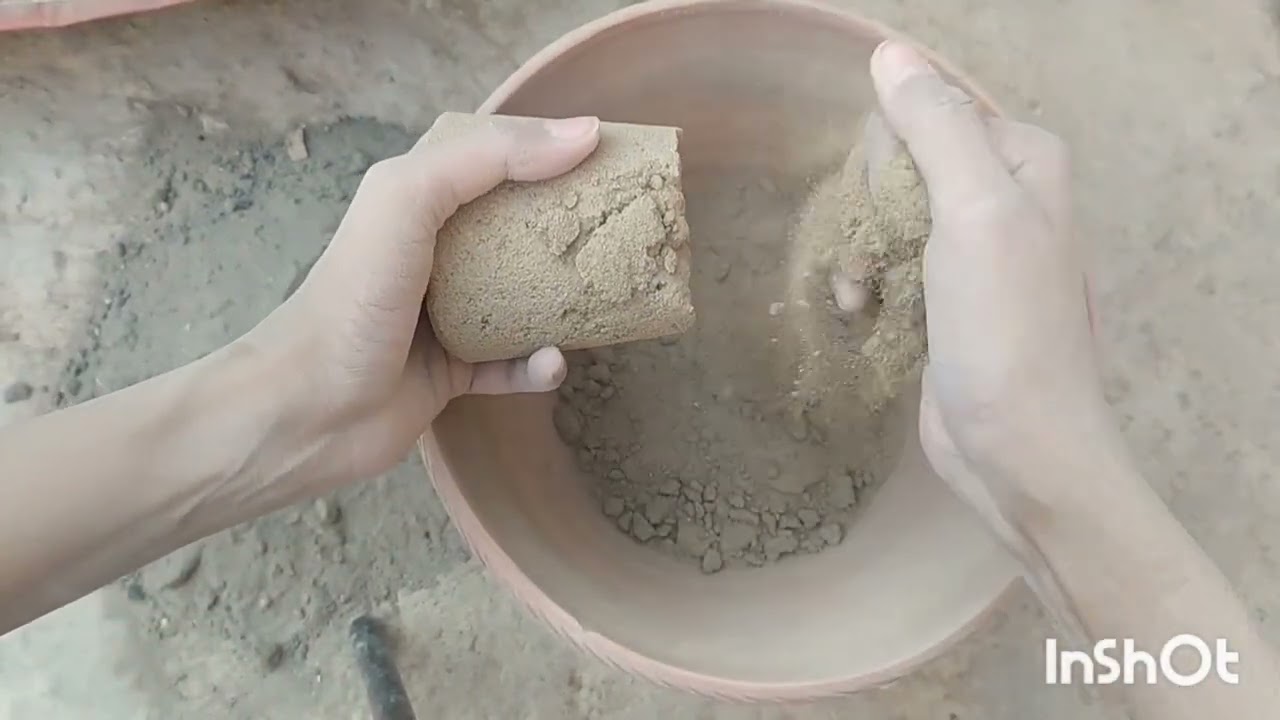 Remaining vlog ab upload ho rha hy 🙄😞but enjoy the satisfying crumbling in claypot 🤤💓Do support 