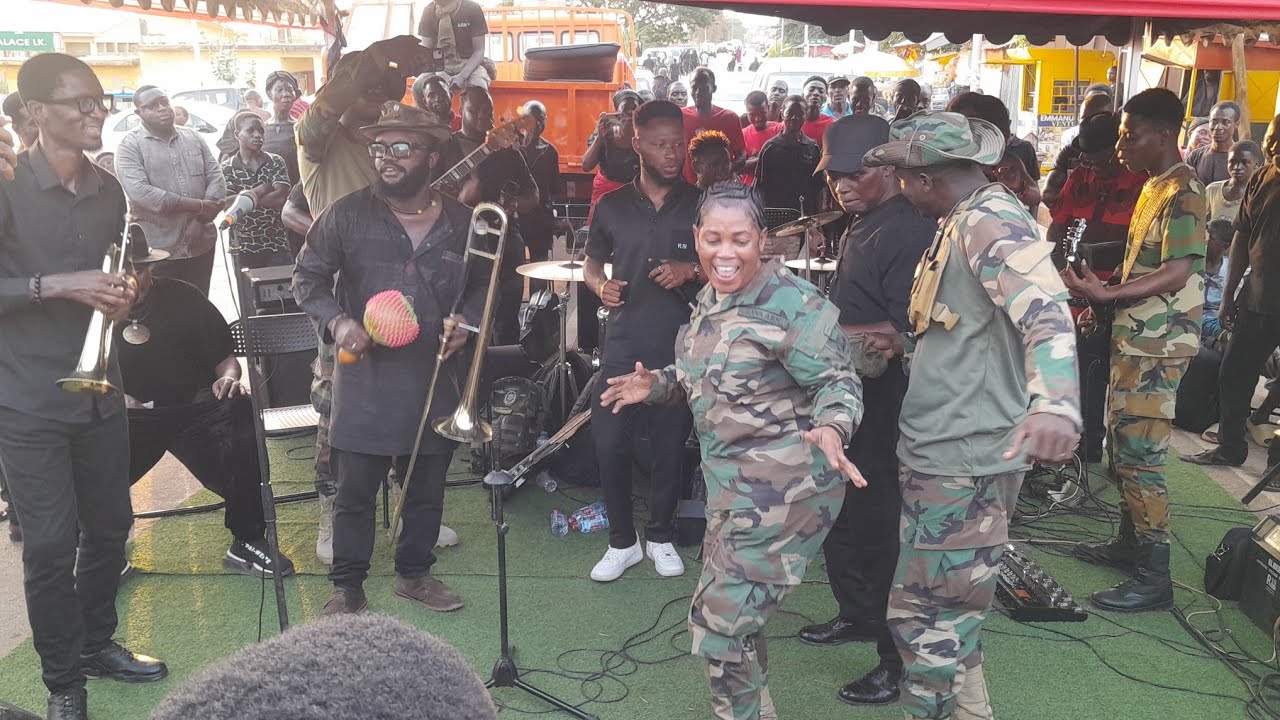 People went crazy at Soldiers band performing Osoborokye3 hilife song