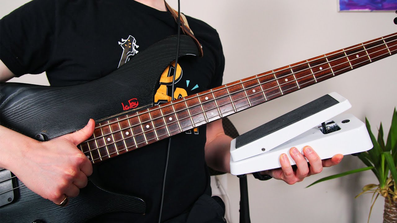 Slap bass with WAH sounds DANGEROUSLY funky