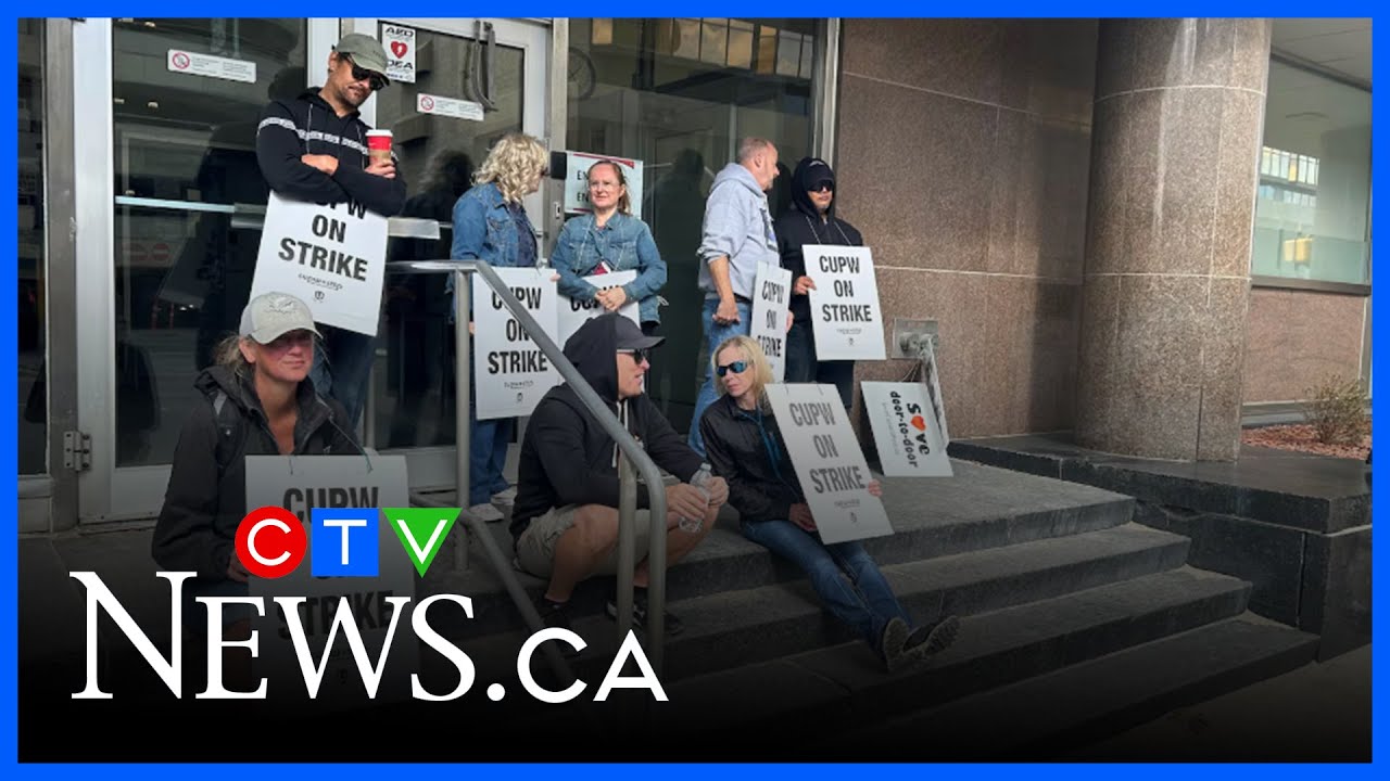Saskatchewan Canada Post employees on the picket line |  CTV News Regina at Six for Sept. 26, 2025