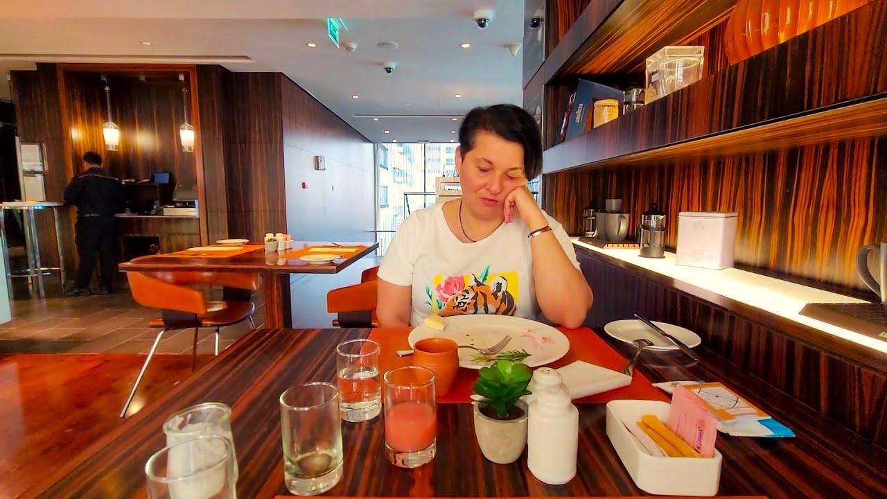 УСТАЛИ НА ЗАВТРАКЕ В ОАЭ/АБУДАБИ/CENTRO AL MANHAL BY ROTANA