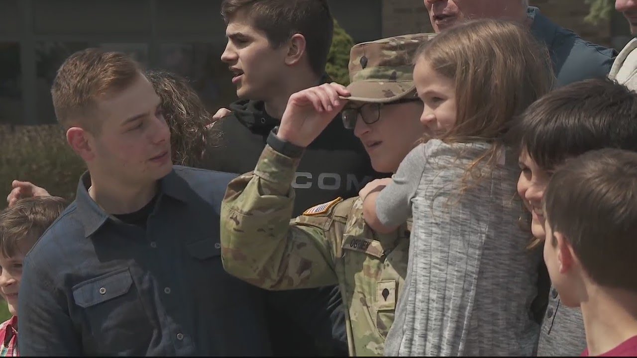 US Army Specialist surprises her 8 siblings with return home in Sterling Heights