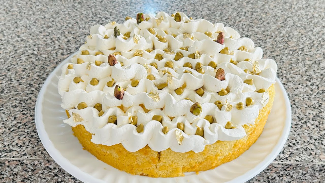 Pastel rollo de pistache ! ￼el Pan es muy húmedo ! ￼