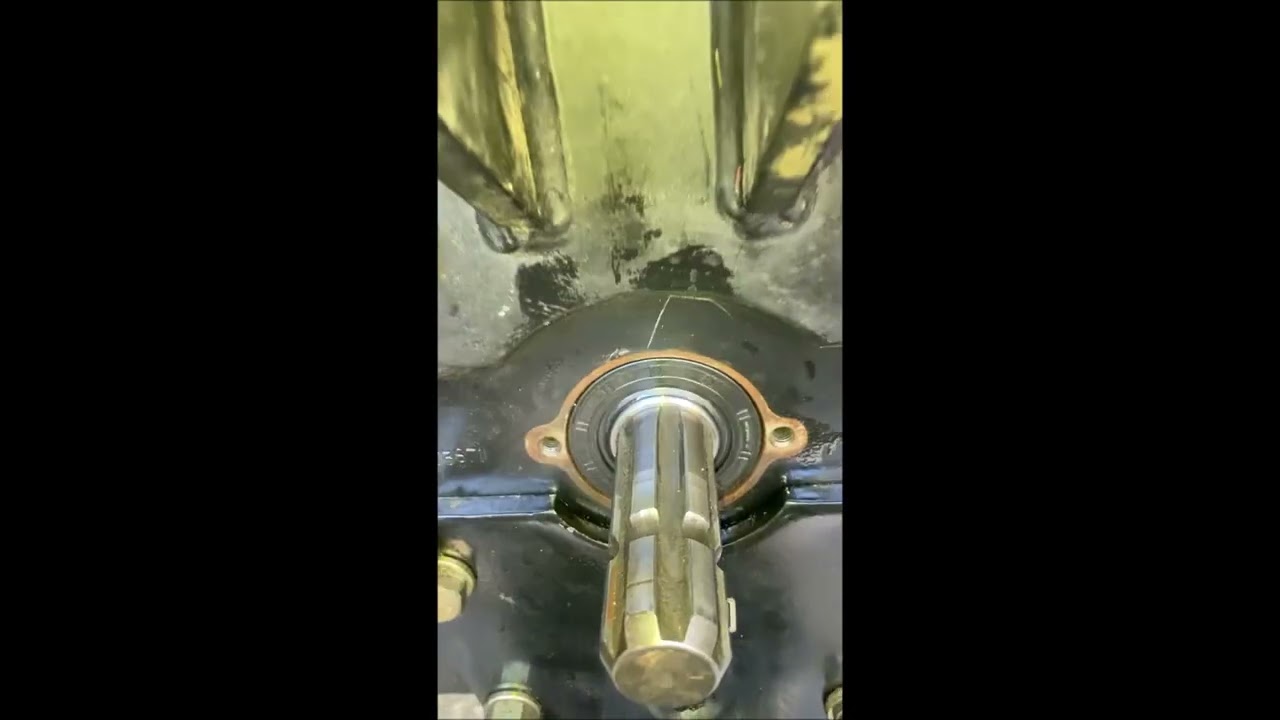 Mahindra 2555 HST PTO seal replacement