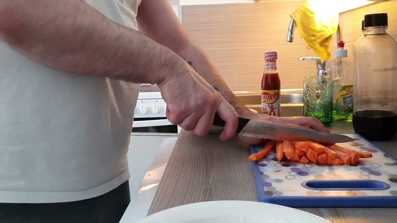 TEHDÄÄN UUNISIIPIÄ | HOTWINGS