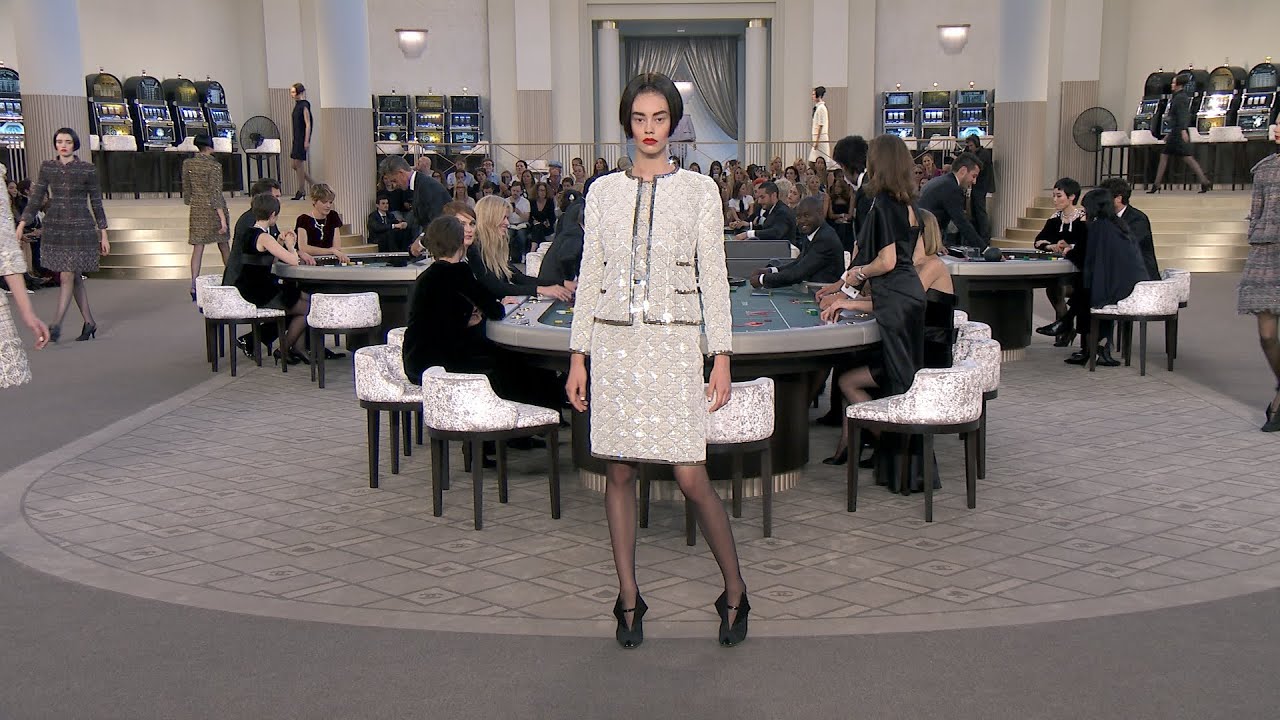 Fall-Winter 2015/16 Haute Couture Show – CHANEL Haute Couture