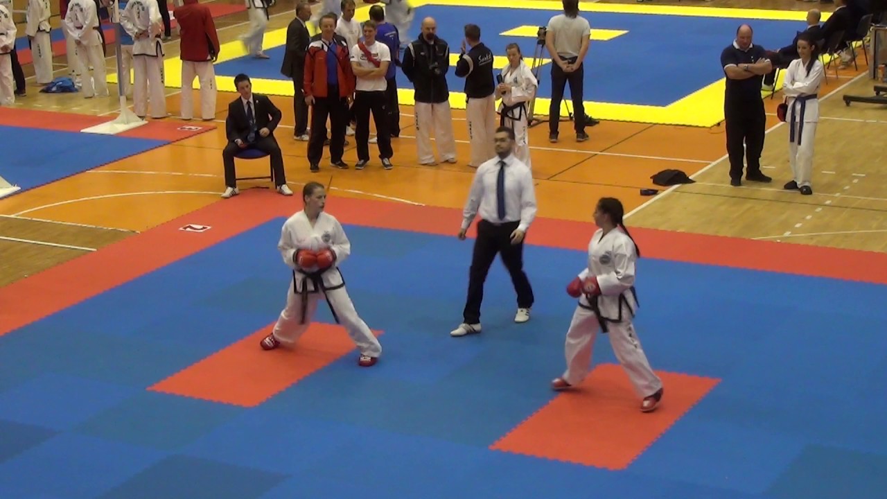 Sparring adult female -57kg - Veronika Holečkov&aacute; v. Eli&scaron;ka Hrad&iacute;lkov&aacute;