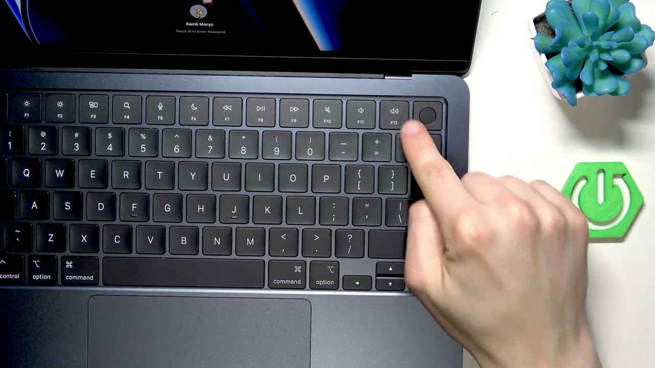 MacBook Air M4 – Porty i przyciski (pełne omówienie)