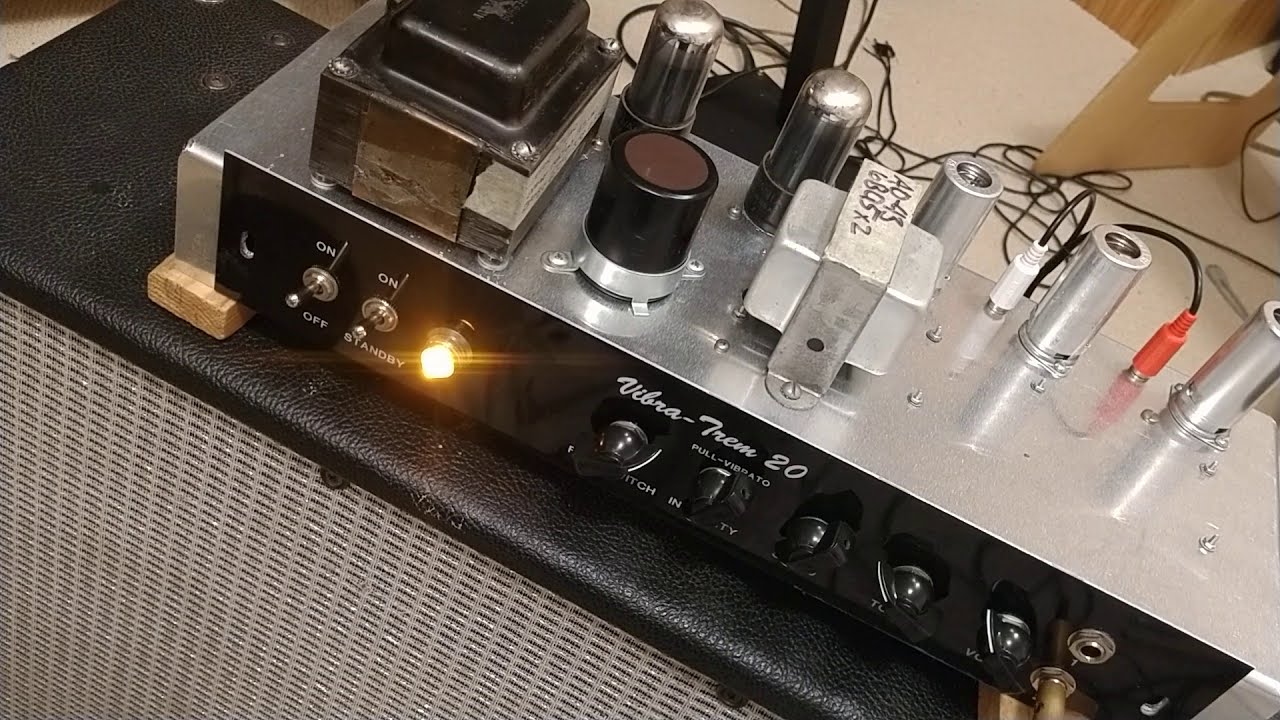 Tweed 2x 6V6  guitar amp with reverb and tremolo