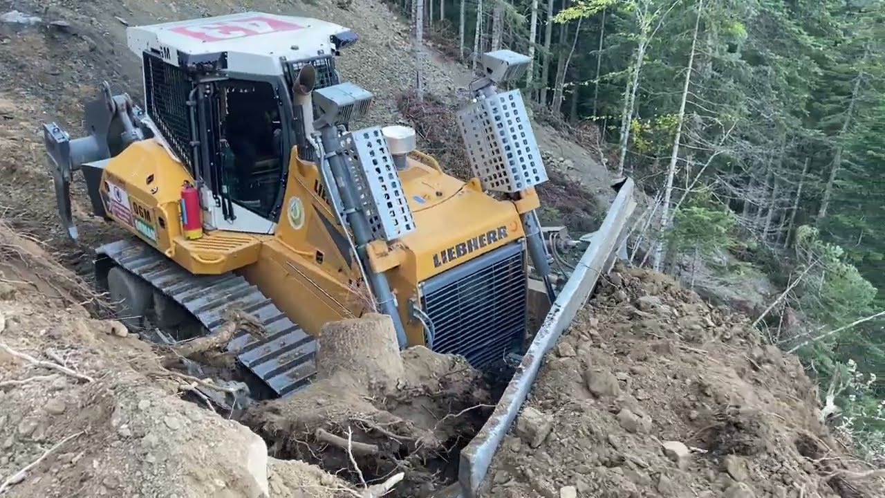 LIEBHERR 746 dozer ile yeni yol yapımı   #bulldozer #dozer #işmakinaları #liebherr#komatsu#keşfet