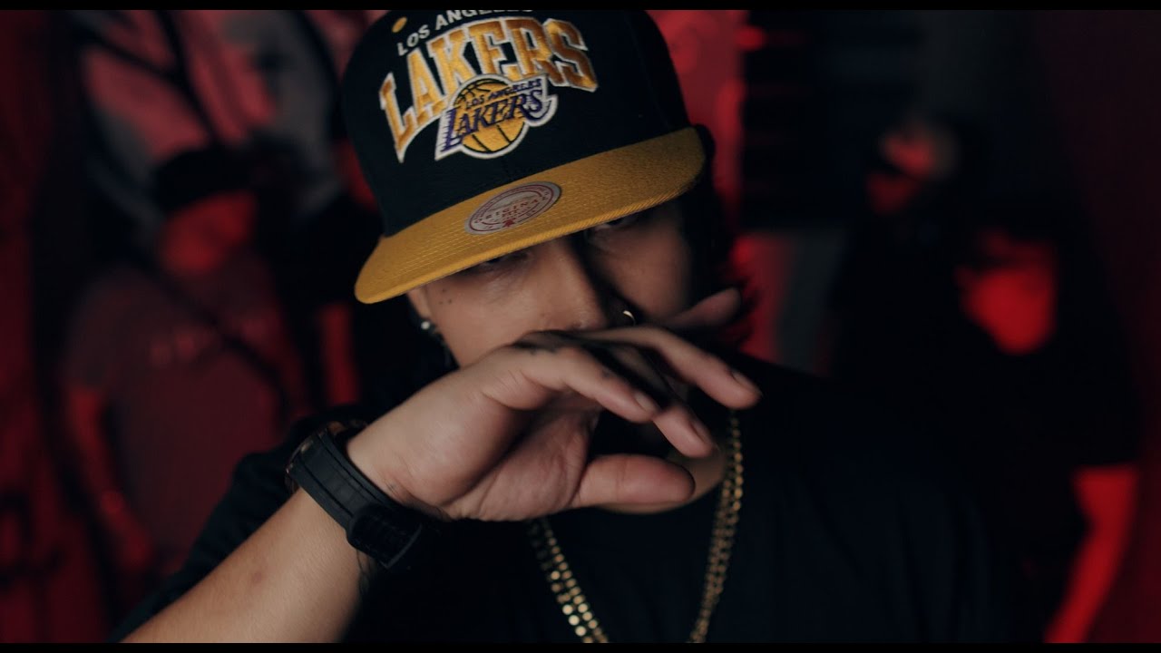 FUMANDO ZHAZA - GUAYAS (PROD. BY R0USE)