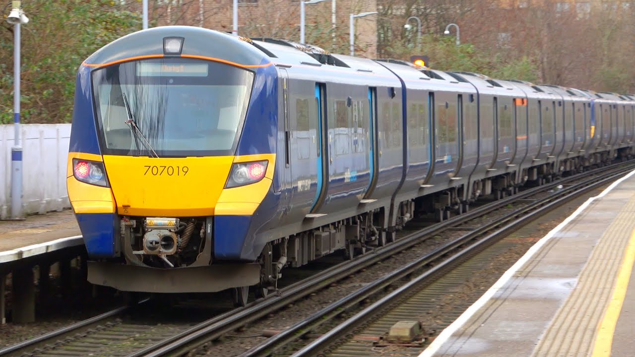 Trains at Catford Bridge - 06/01/24