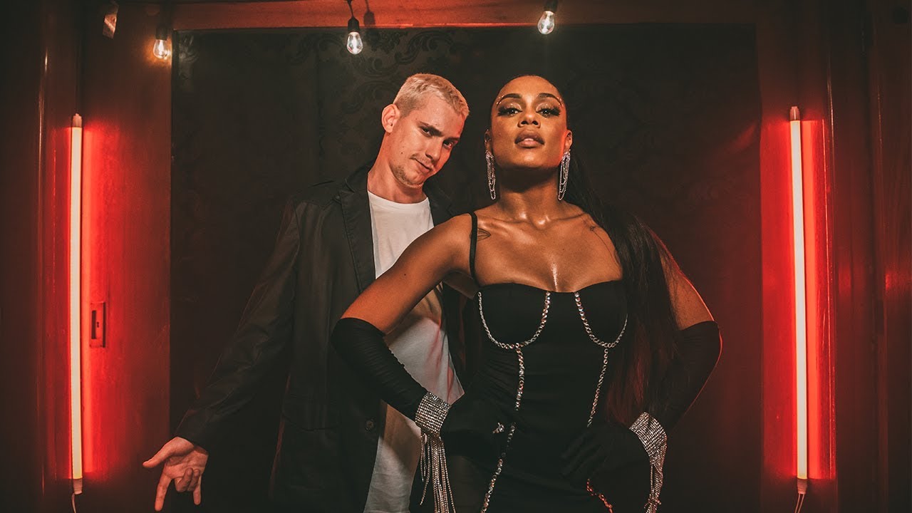 Rebecca e PK - Hoje T&aacute; Bom (Clipe Oficial)