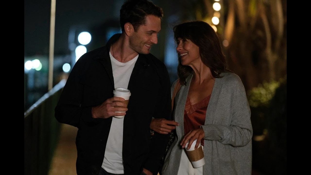 Lisa & John - I love America                     Sophie Marceau Colin Woodell