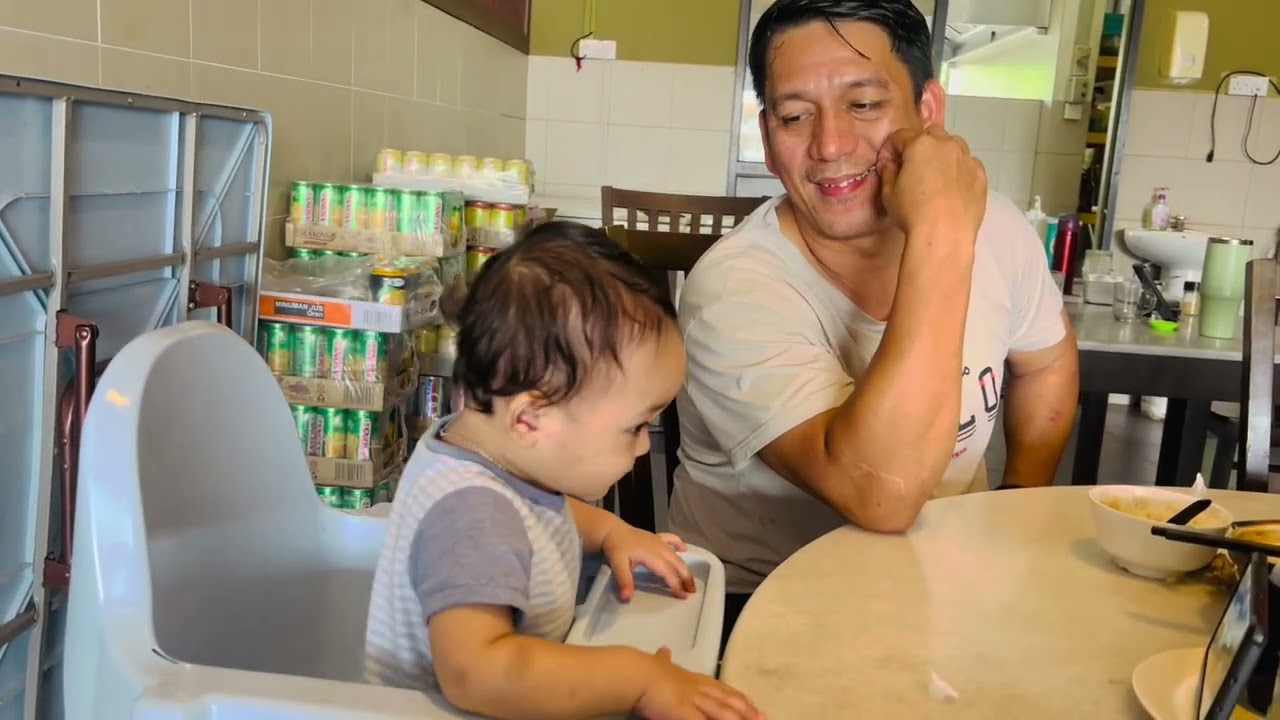 Rhetthen Lawing at 10 months old first introduced to SAPE music & ngajat