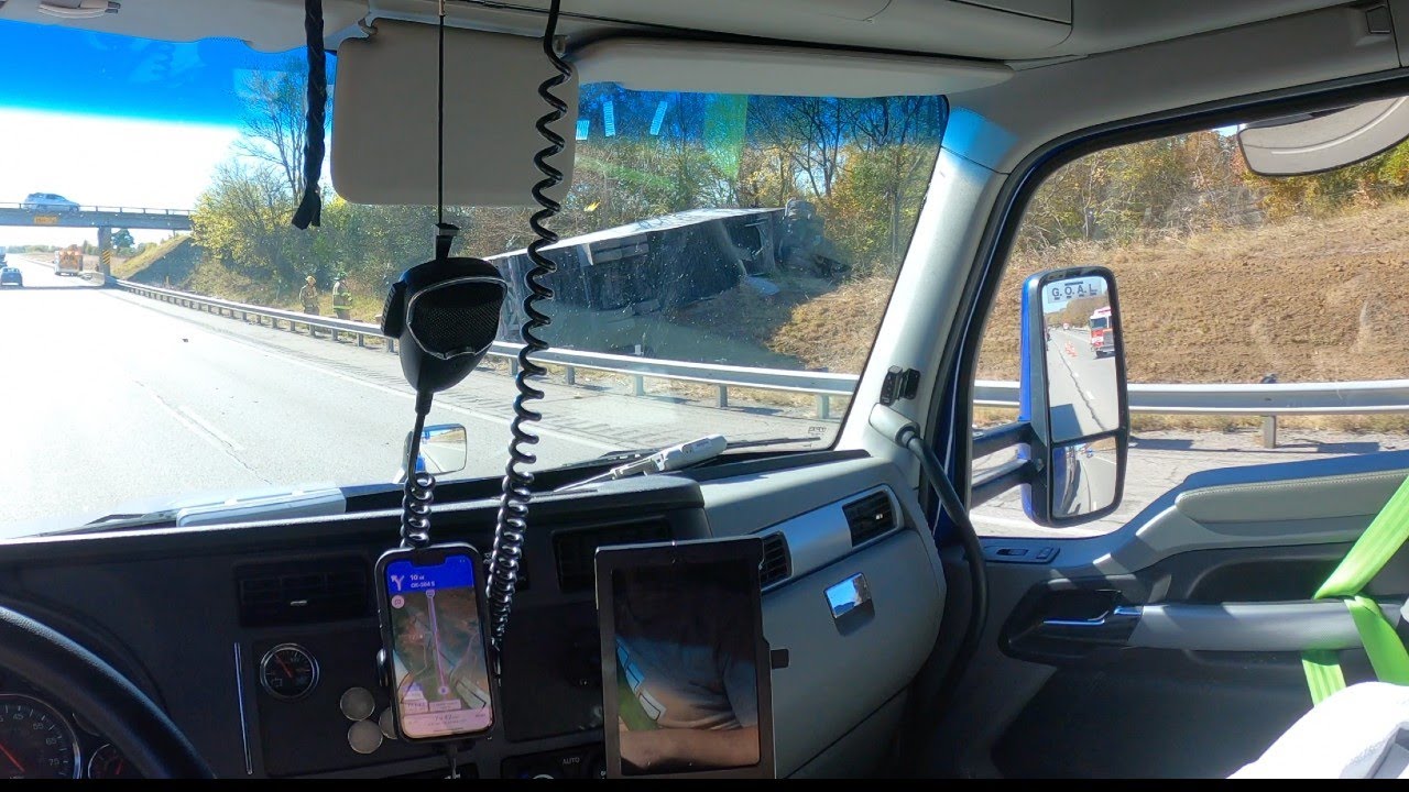 | CFI | Rookie Trucker Sees Semi In a Ditch | Rookie Trucking Vlog | OTR Trucking Life