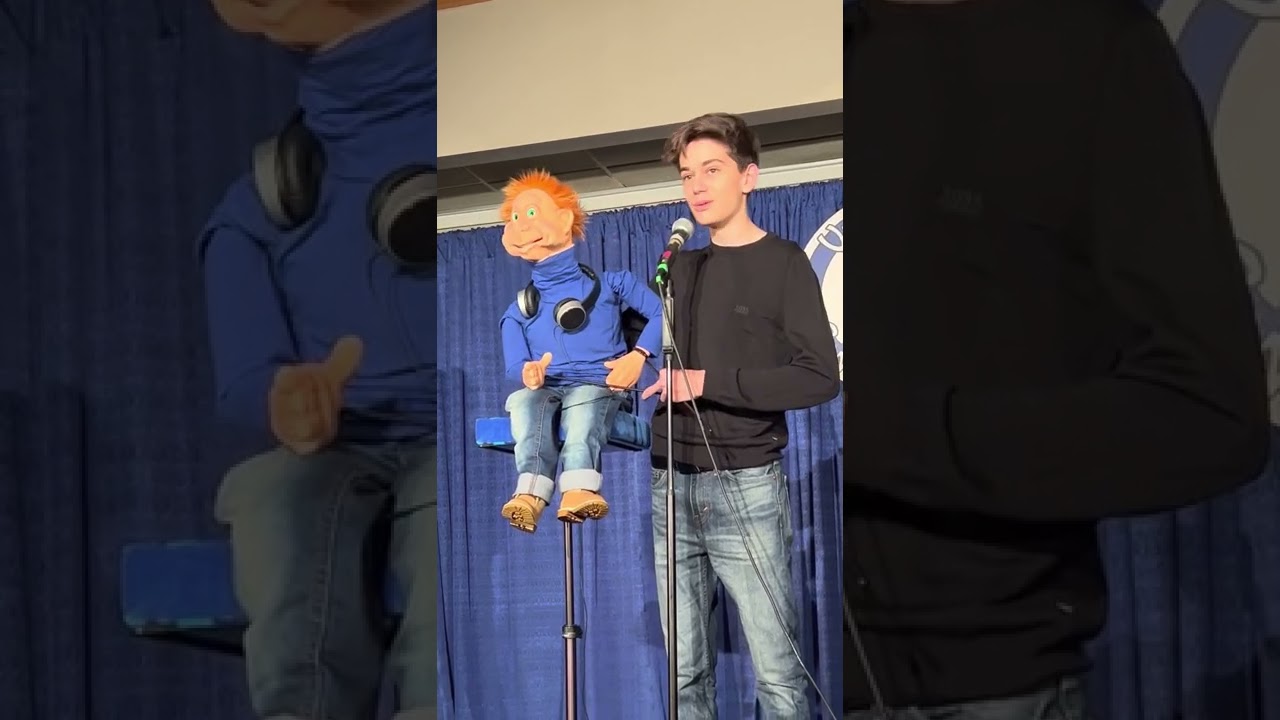 Chris Flirting!🧑🏼&zwj;🦰😂 #shorts #funny #puppet