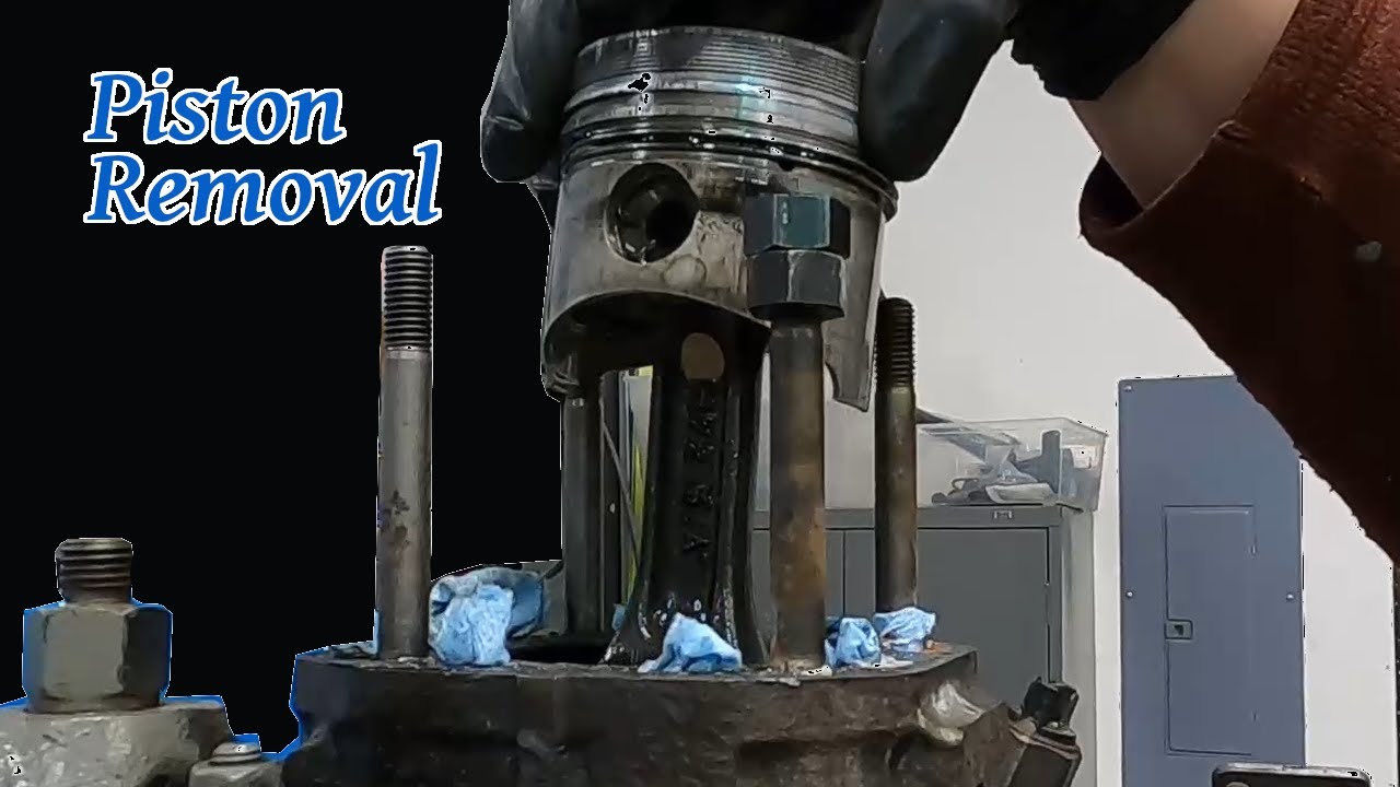 Piston Removal on Yanmar 1GM Marine Diesel  Engine - Voyage Dreams 85