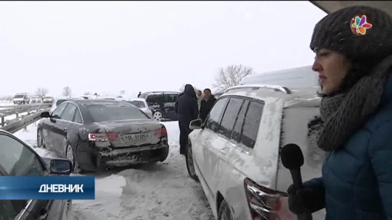 Kod Niša lančani sudar 30 vozila, povređeno 17 osoba, šestoro dece