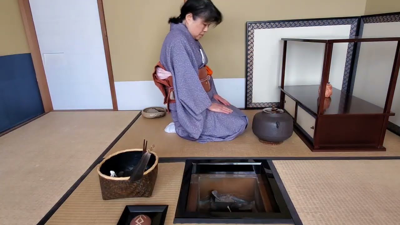 炉盆香合炭点紹鷗棚前 ro kogo on tray fire building Joodana Omotesenke-ryu [表千家流] tea class 2022-2-12