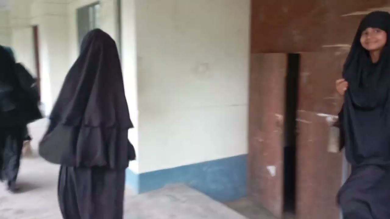বৃষ্টি ও ছুটি