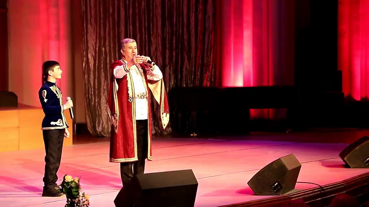 Tovmas Poxosyan ev Davit ( Es Kam) Hayer Miaceq / Թովմաս Պողոսյան և Դավիթ - Հայեր միացեք